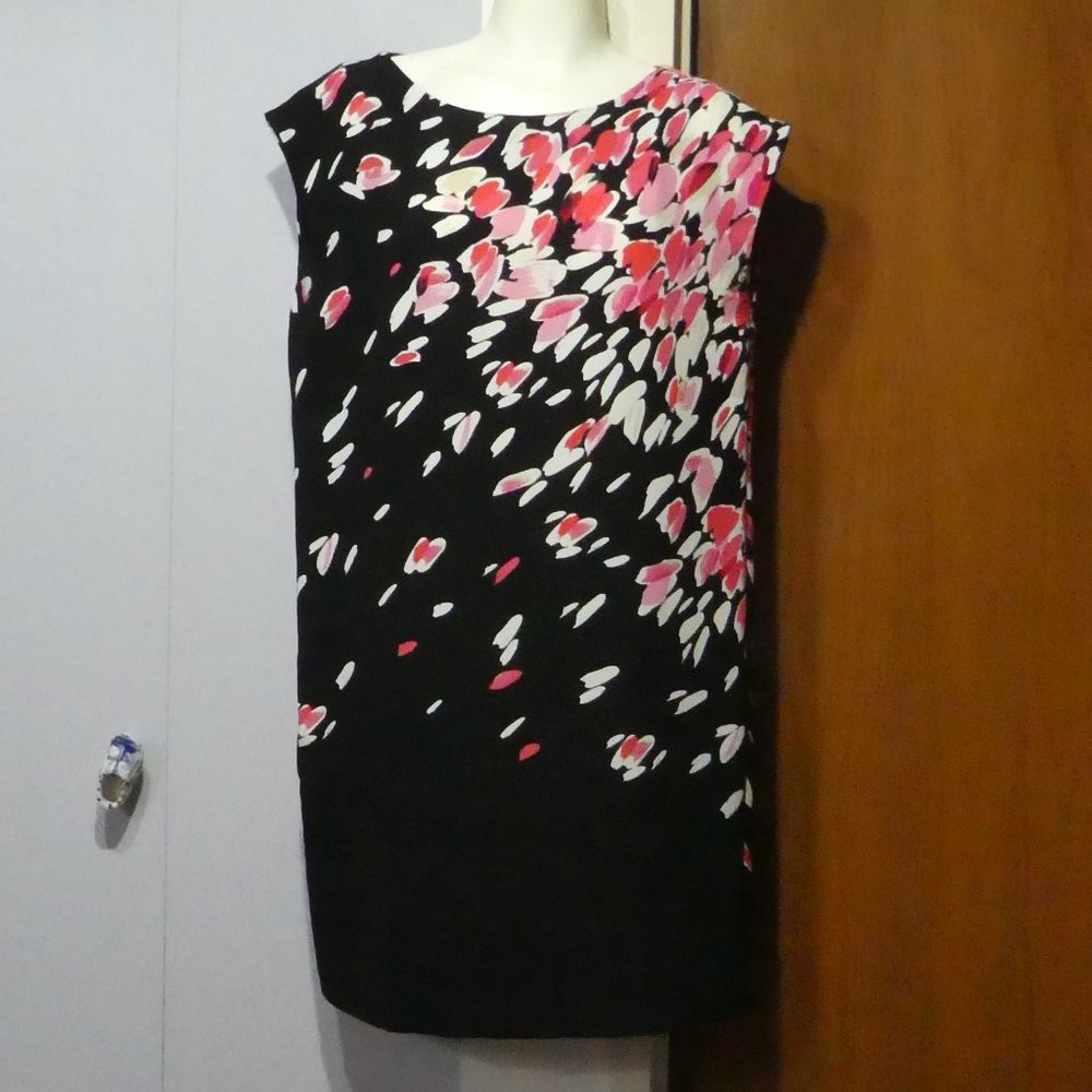 Offers Welcomed! Ann Taylor LOFT Black Floral Shift Dress - Size Small